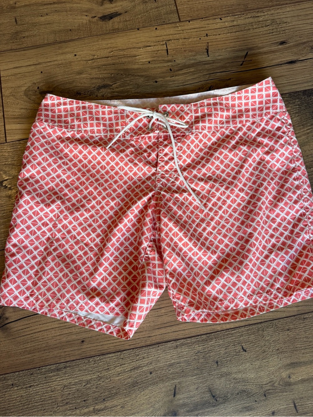 Carve Designs Coral Geometric Print Board Shorts Size 6 Quick-Dry Swim